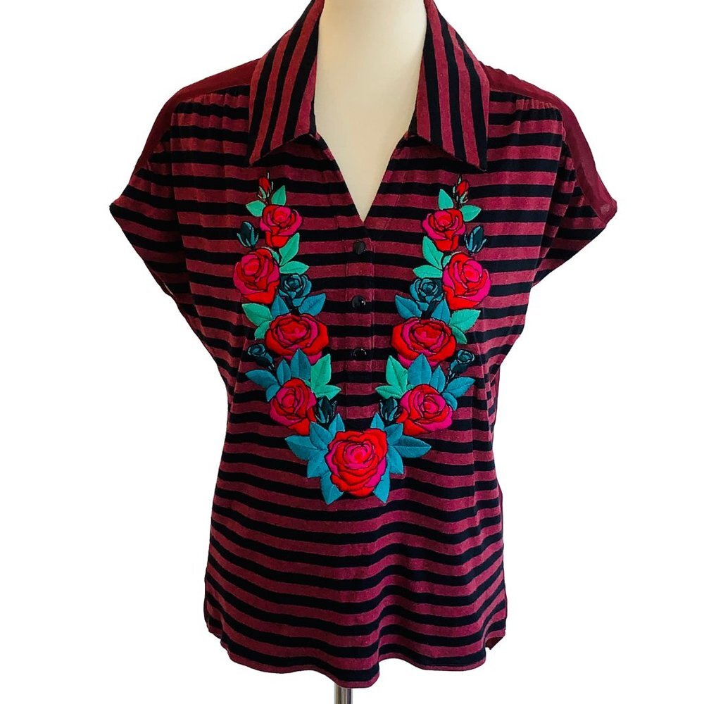 NWT - Nick & Mo Embroidered Sheer Back Top - Picture 6 of 12
